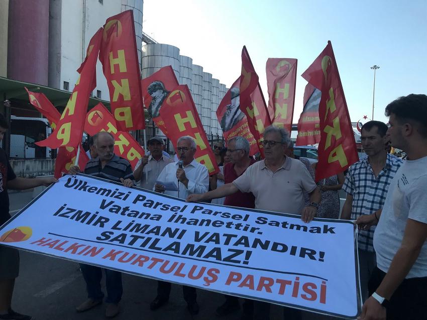 HKP, ALSANCAK LİMANI’NIN SATILMASINI PROTESTO ETTİ: VATANA İHANETTİR!