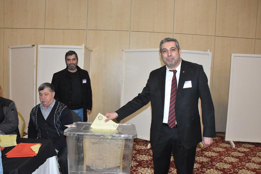 DİSK/GENEL-İŞ SENDİKASI’NDA HÜSEYİN OVALI GÜVEN TAZELEDİ