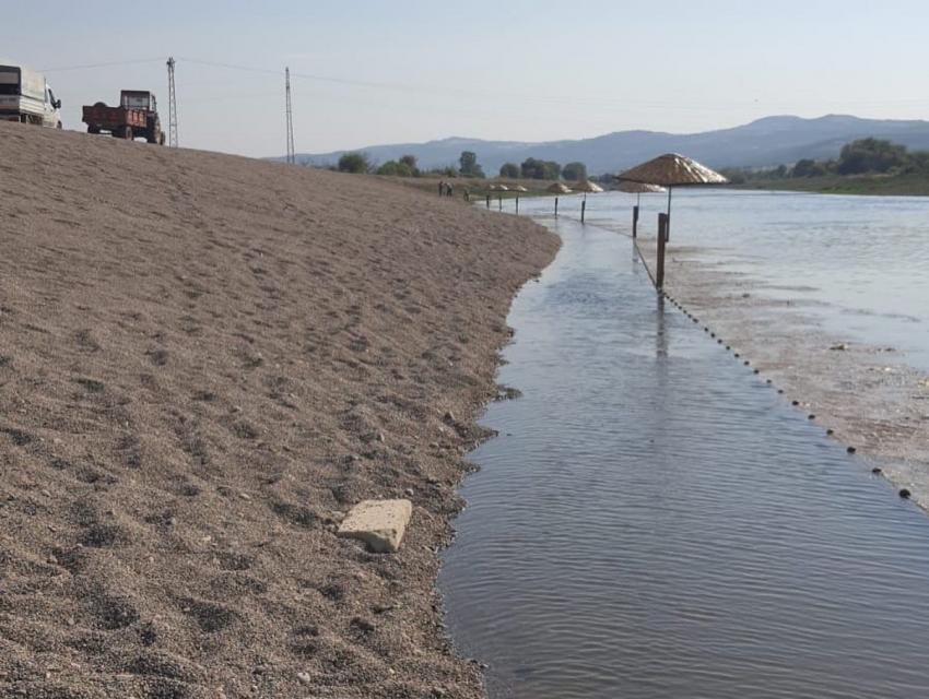 BIGADIÇ BELEDIYESI'NDEN ÇAY KENARINA KUMSAL
