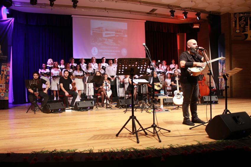 MÜBADELE KOROSU'NDAN KARŞIYAKA’DA MUHTEŞEM KONSER