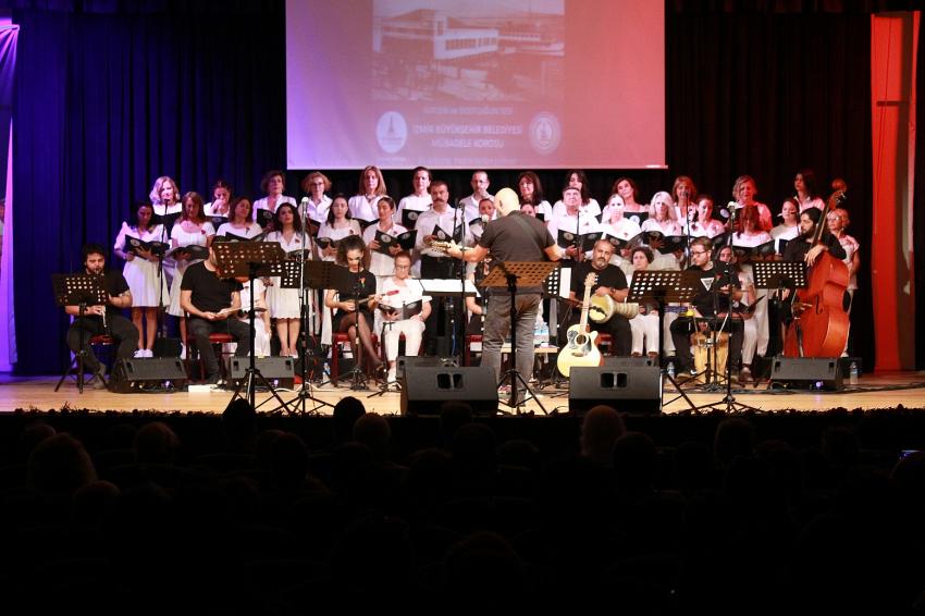 MÜBADELE KOROSU'NDAN KARŞIYAKA’DA MUHTEŞEM KONSER