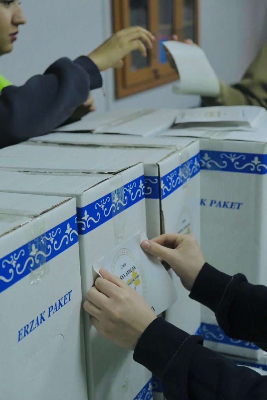 İZMİRLİ GENÇ BOŞNAKLARDAN RAMAZAN YARDIMI