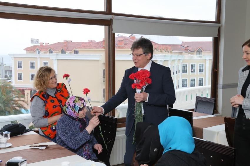 BAŞKAN ARSLAN, KADINLAR GÜNÜNÜ KUTLADI