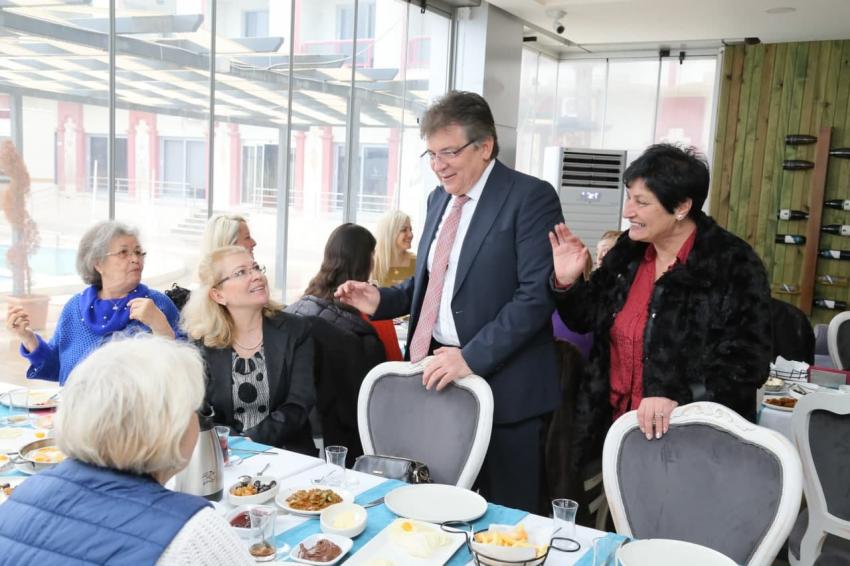 BAŞKAN ARSLAN, KADINLAR GÜNÜNÜ KUTLADI