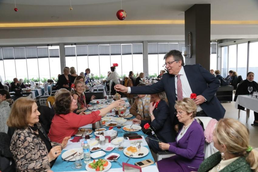 BAŞKAN ARSLAN, KADINLAR GÜNÜNÜ KUTLADI