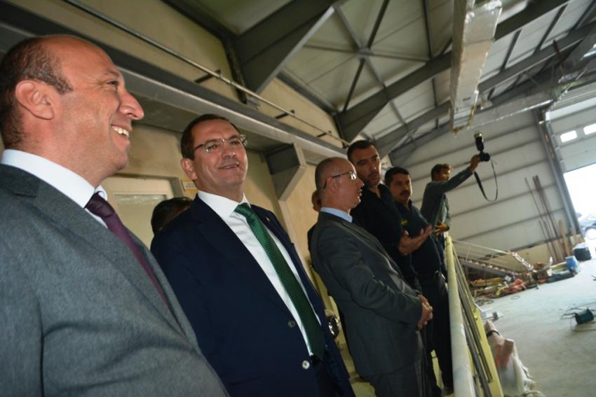 DENİZCİLİK LESİSİ ÖĞRENCİLERİ İLK TEKNELERİNİ YAPTI