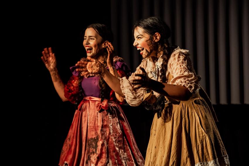 Kadın Oyunları Festivali 23-27 Mart tarihlerinde Ayvalıklı tiyatroseverlerle Dördüncü kez buluşacak