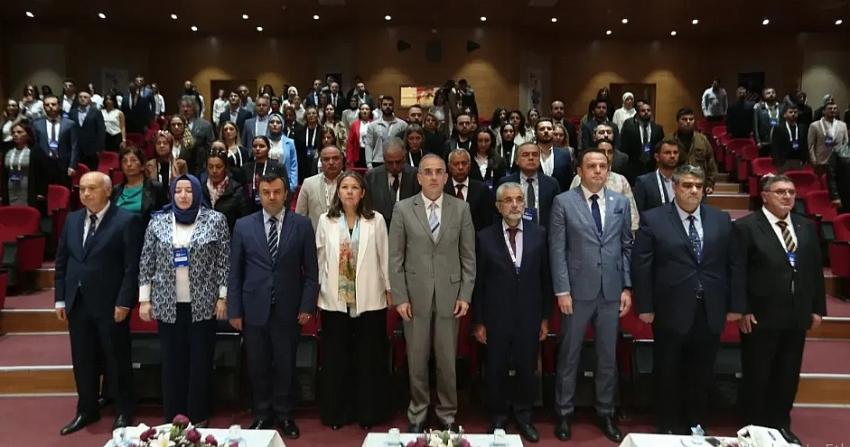 SAĞLIK HİZMETLERİNDE AKILCI KULLANIM MASAYA YATIRILDI