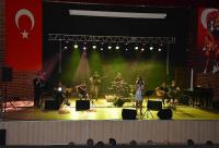 EDREMIT’TE YKS ÖNCESI ÖĞRENCILERE MORAL KONSERI