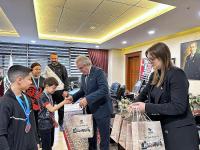 WUSHU’DA BÜYÜK BAŞARI ELDE EDEN BANDIRMALI GENÇ SPORCULAR BAŞKAN MİRZA’YI ZİYARET ETTİ