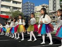 BANDIRMA CUMHURİYET MEYDANI’NDA 23 NİSAN COŞKUSU!