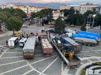 BURHANİYE’DEN DEPREM BÖLGESİNE YARDIMLAR DEVAM EDİYOR