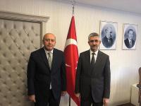EDREMIT İLÇE MILLÎ EĞITIM MÜDÜRÜ YAKUP ÖZBEK, MILLÎ EĞITIM BAKAN YARDIMCISI NAZIF YILMAZ İLE GÖRÜŞTÜ