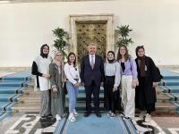 GENÇLER CANBEY’I SEVIYOR