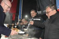 Ahmet Akın, hal esnafıyla sahur yaptı