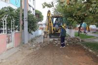 YOL YAPIM ÇALIŞMALARI BURHANİYE MERKEZ MAHALLELERDE DEVAM EDİYOR