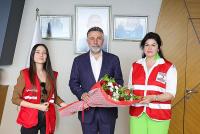 BAYRAKLI KIZILAY'DAN BAŞKAN SANDAL'A ZİYARET