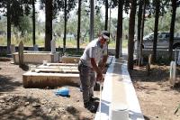 MEZARLIKLAR BAYRAMA HAZIRLANIYOR