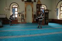 EDREMİT’TE CAMİLERE RAMAZAN TEMİZLİĞİ