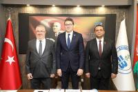 BAŞKAN ERTAŞ VATANDAŞLARLA KUCAKLAŞTI