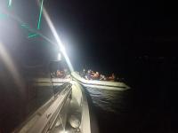 AYVALIK’TA 15 GÖÇMEN VE 1 ÇOCUK YAKALANDI