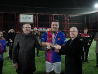 Şampiyon oldular, on çeyrek altını öğrenci lokantasına bağışladılar