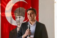 CHP GENÇLIK KOLLARI GENEL BAŞKANI GENÇOSMAN KILLIK'E EDREMIT'TE ÜNIVERSITELILERDEN COŞKULU KARŞILAMA