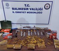 BALIKESIR'DE ARANAN 20 KIŞI YAKALANDI