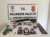 KÖRFEZ'DE UYUŞTURUCU OPERASYONU... 18 ŞÜPHELI YAKALANDI