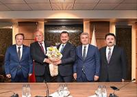 'ŞEHRE HIZMET ESNAFI ANLAMAKLA BAŞLAR'