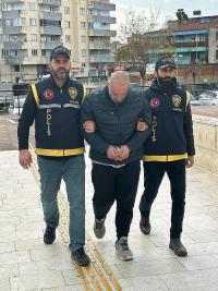 TEŞHIRCI TUTUKLANDI