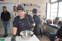 AYVALIK’TA “SIFIR ATIK MUTFAK” PROJESİ EV EKONOMİLERİNE DESTEK OLACAK