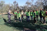 BAŞKAN DEVECİLER ZEYTİN EMEKÇİLERİYLE BULUŞTU