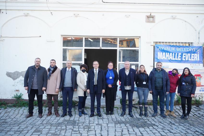 KUMAŞLARDAN, EL EMEĞİ ÜRÜNLERE HER ŞEY AYVALIK MAHALLE PAZARI’NDA