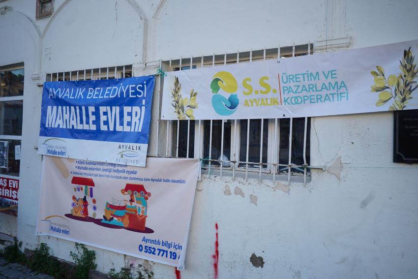 KUMAŞLARDAN, EL EMEĞİ ÜRÜNLERE HER ŞEY AYVALIK MAHALLE PAZARI’NDA