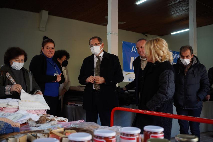 KUMAŞLARDAN, EL EMEĞİ ÜRÜNLERE HER ŞEY AYVALIK MAHALLE PAZARI’NDA