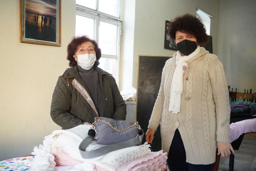 KUMAŞLARDAN, EL EMEĞİ ÜRÜNLERE HER ŞEY AYVALIK MAHALLE PAZARI’NDA