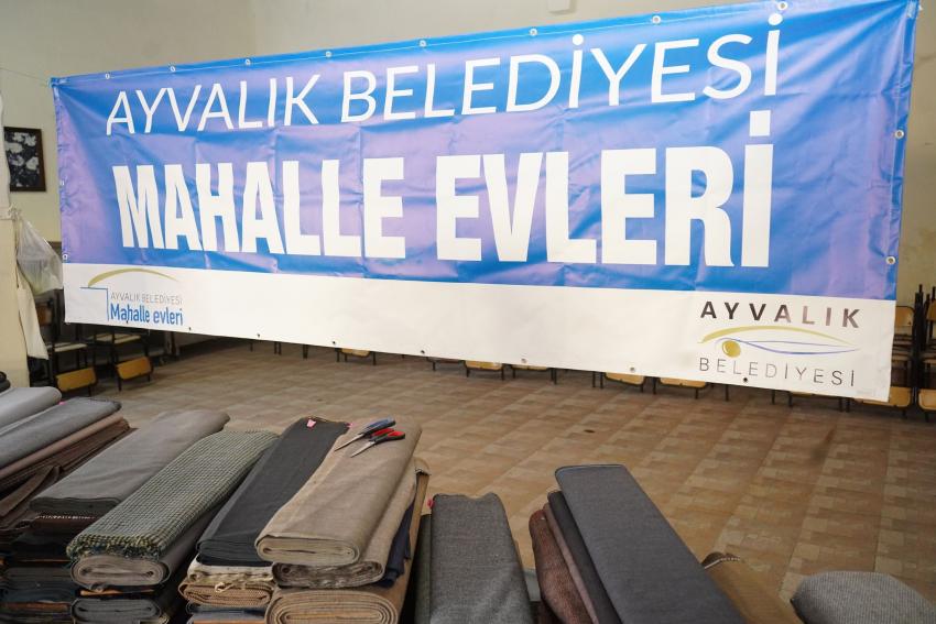 KUMAŞLARDAN, EL EMEĞİ ÜRÜNLERE HER ŞEY AYVALIK MAHALLE PAZARI’NDA
