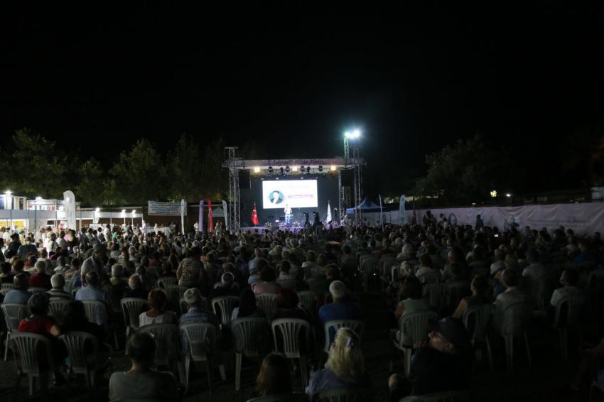 5. EDREMIT KITAP FUARI’NDA BEŞINCI GÜN GERIDE KALDI