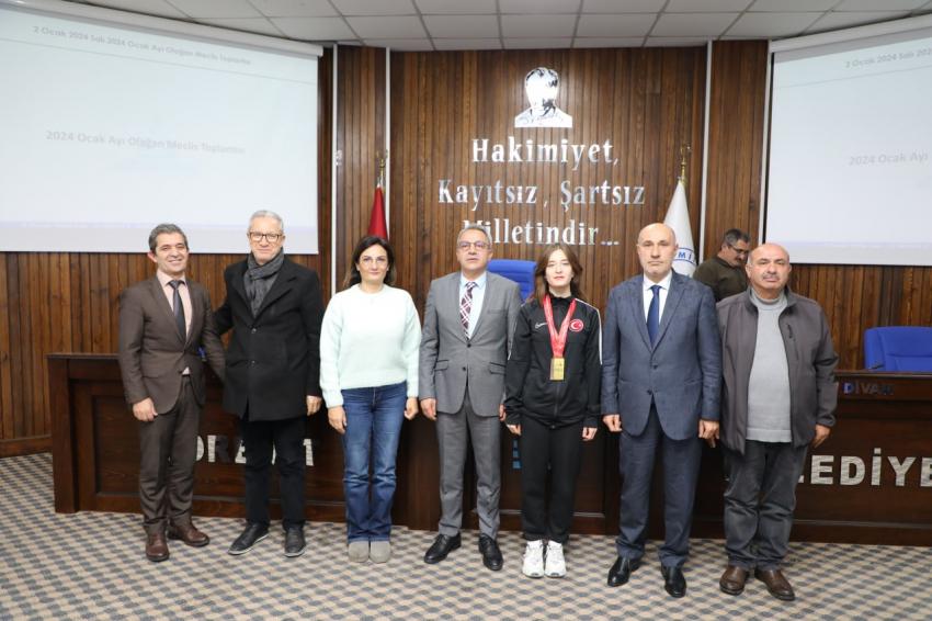 EDREMİT’TE 2024’ÜN İLK MECLİS TOPLANTISI GERÇEKLEŞTİ