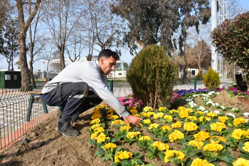 EDREMİT BAHARA ERKEN GİRDİ