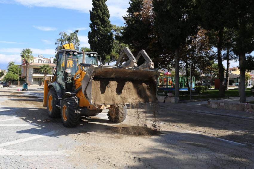 ÖĞRETMENLER MAHALLESİNDEKİ YOLLAR YENİLENİYOR
