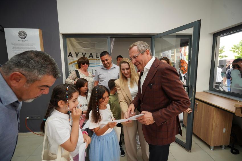 OKTAY EKİNCİ KARİKATÜRLÜ EV VE AYVALIK KİTAPÇISI AÇILDI…