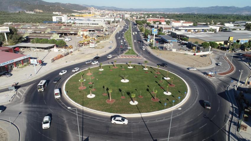 BÜYÜKŞEHİR, ULAŞIM AĞINI DÜZENLİ VE GÜVENLİ BİR HALE GETİRİYOR