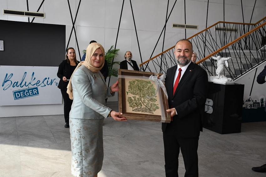 Cumhuriyet’in 100. yılına özel Zirve Eserler Sergisi