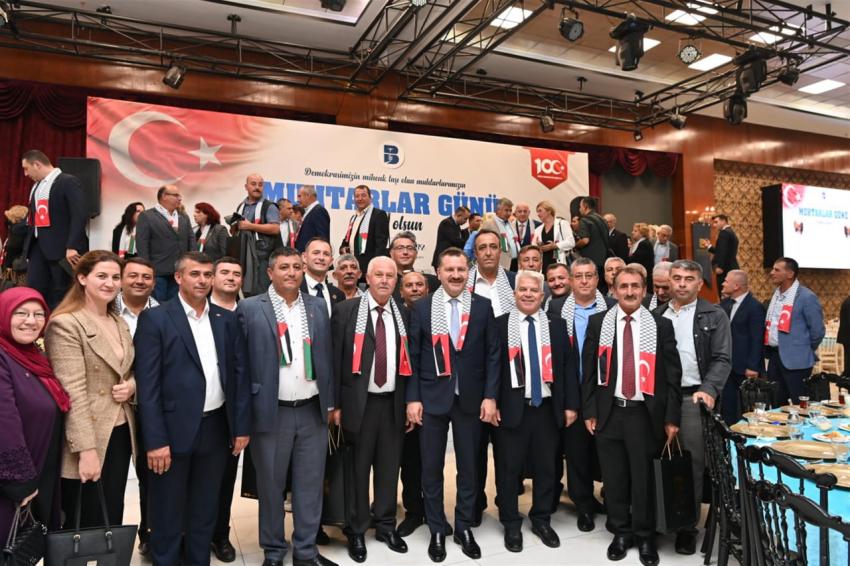 Başkan Yücel Yılmaz 20 ilçenin muhtarlarıyla bir araya geldi