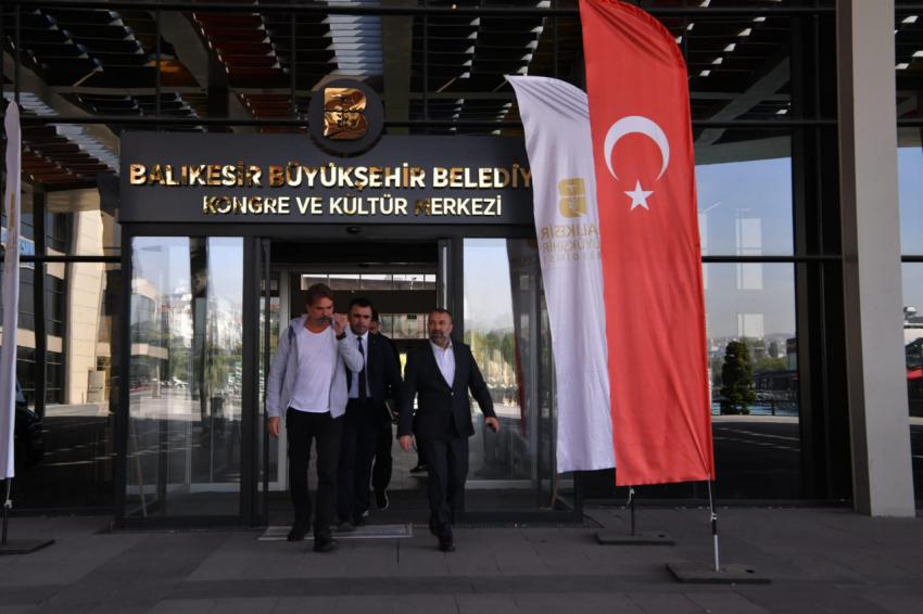 Engin Altan Düzyatan Büyükşehir’e hayran kaldı