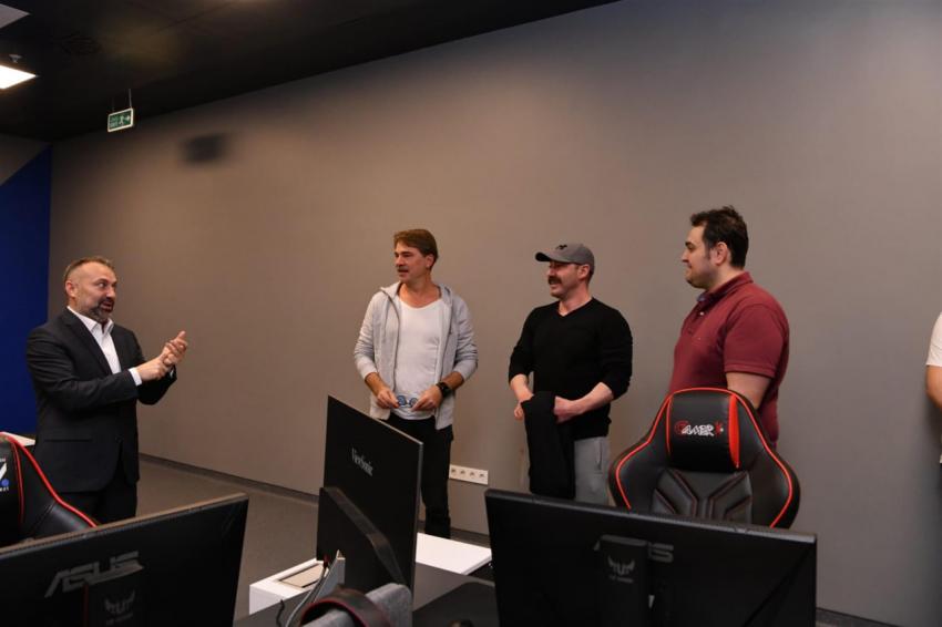 Engin Altan Düzyatan Büyükşehir’e hayran kaldı