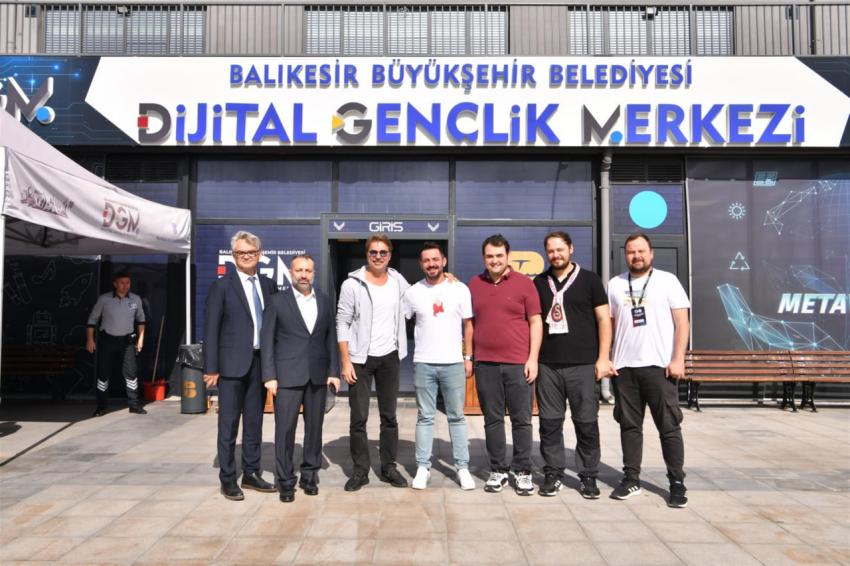 Engin Altan Düzyatan Büyükşehir’e hayran kaldı