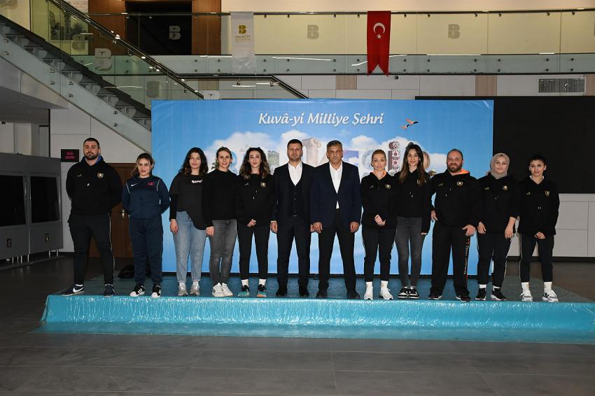 Büyükşehir, annelerin spora katılımını destekliyor